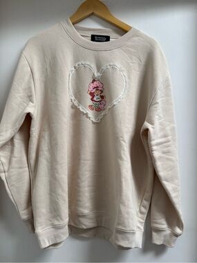 Strawberry Shortcake Cream Graphic Sweatshirt - Women's